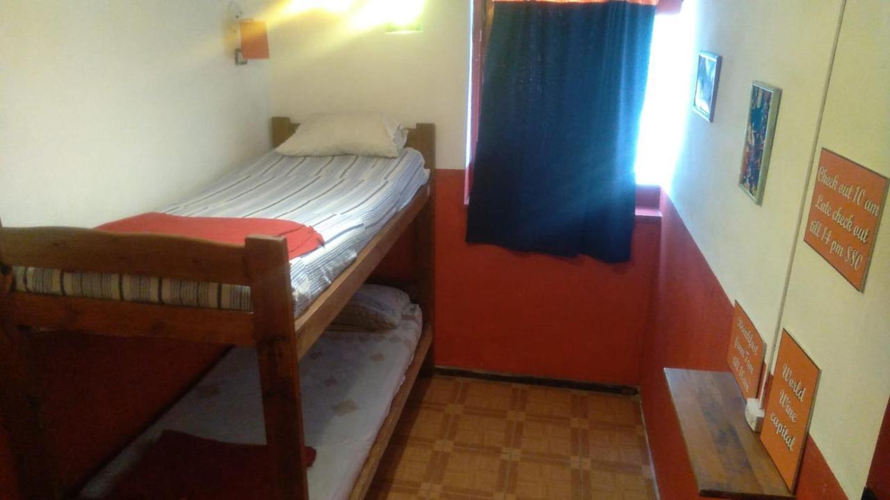 Campo Base Youth Hostel Мендоса Екстериор снимка