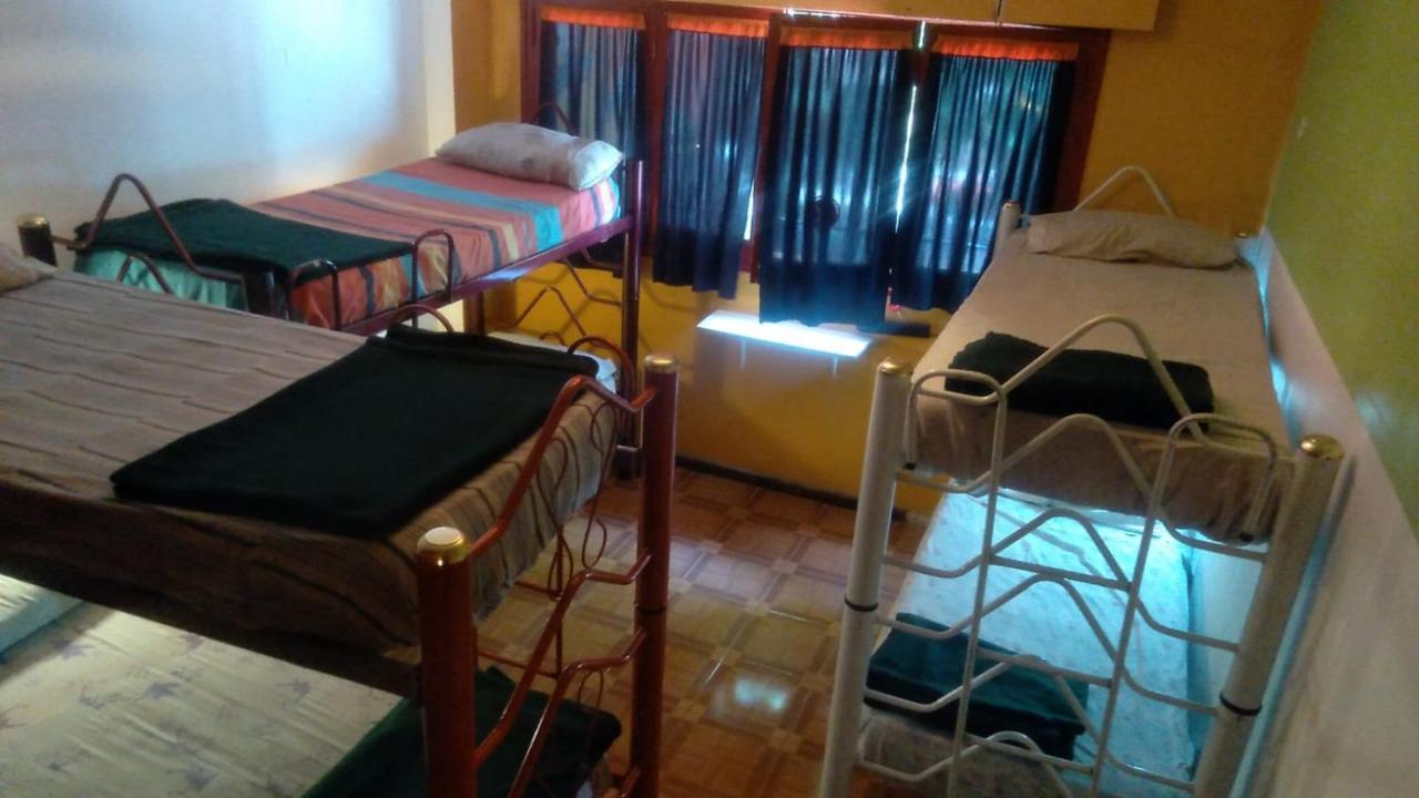 Campo Base Youth Hostel Мендоса Екстериор снимка