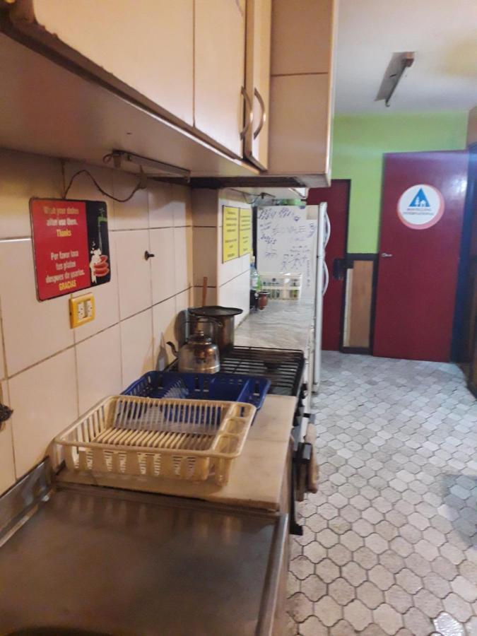 Campo Base Youth Hostel Мендоса Екстериор снимка