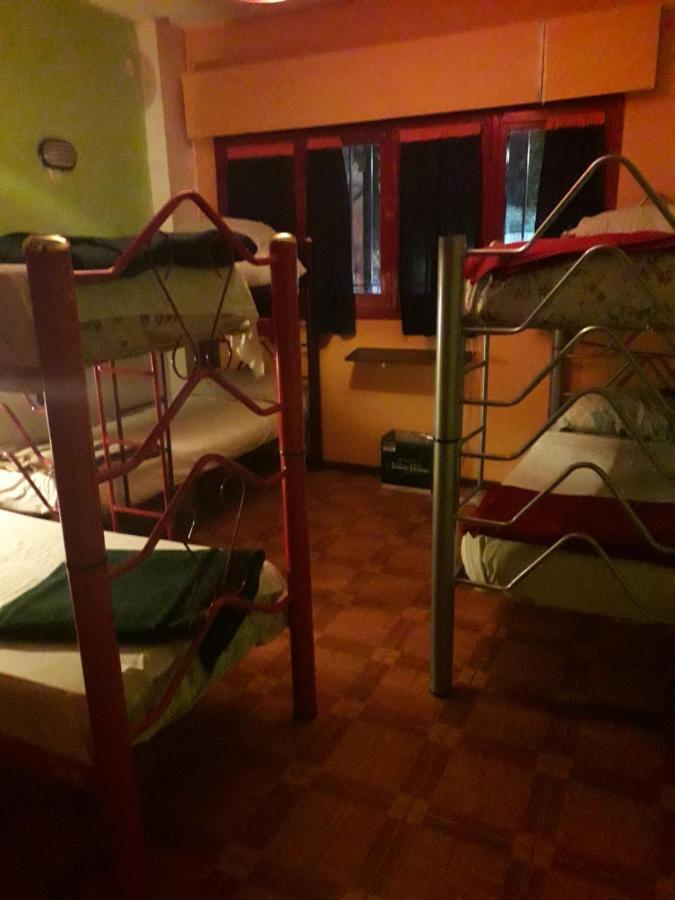 Campo Base Youth Hostel Мендоса Екстериор снимка